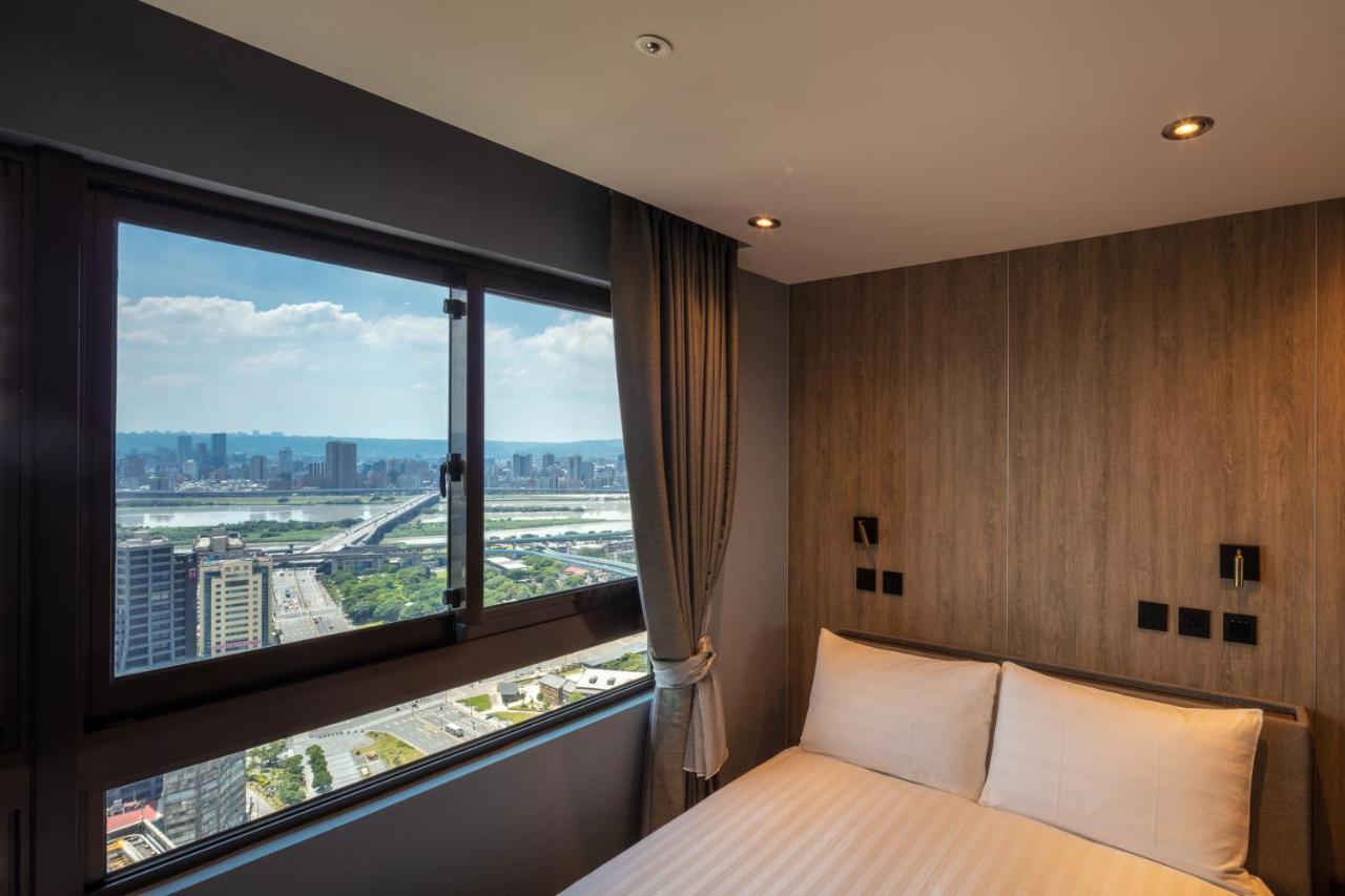 Roaders Plus Hotel - Taipei Station Rum bild