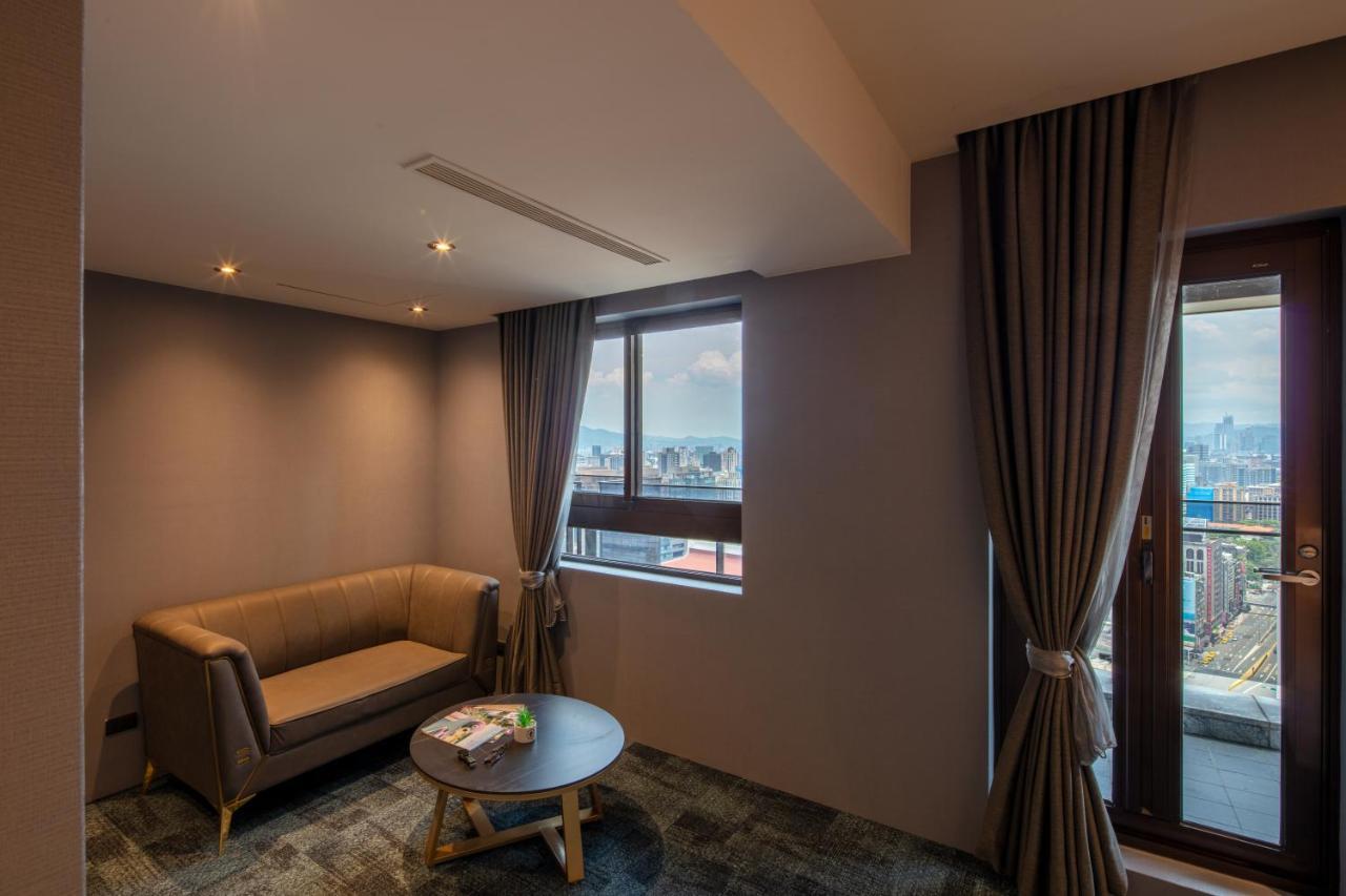 Roaders Plus Hotel - Taipei Station Rum bild