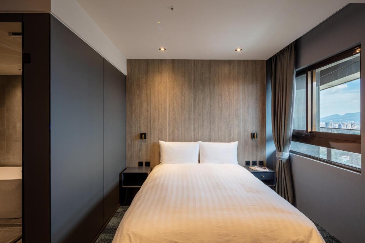 Roaders Plus Hotel - Taipei Station Rum bild