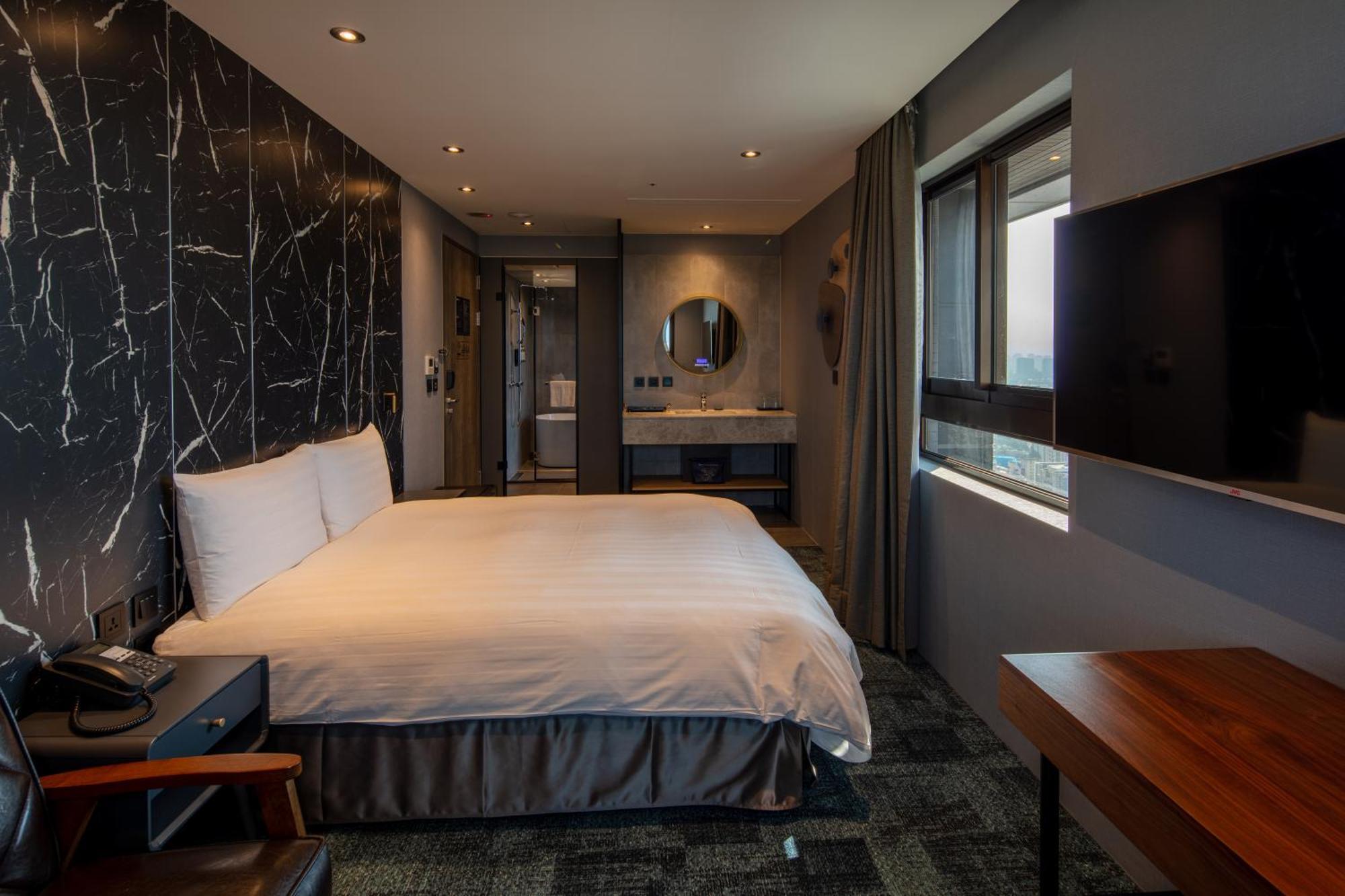 Roaders Plus Hotel - Taipei Station Rum bild