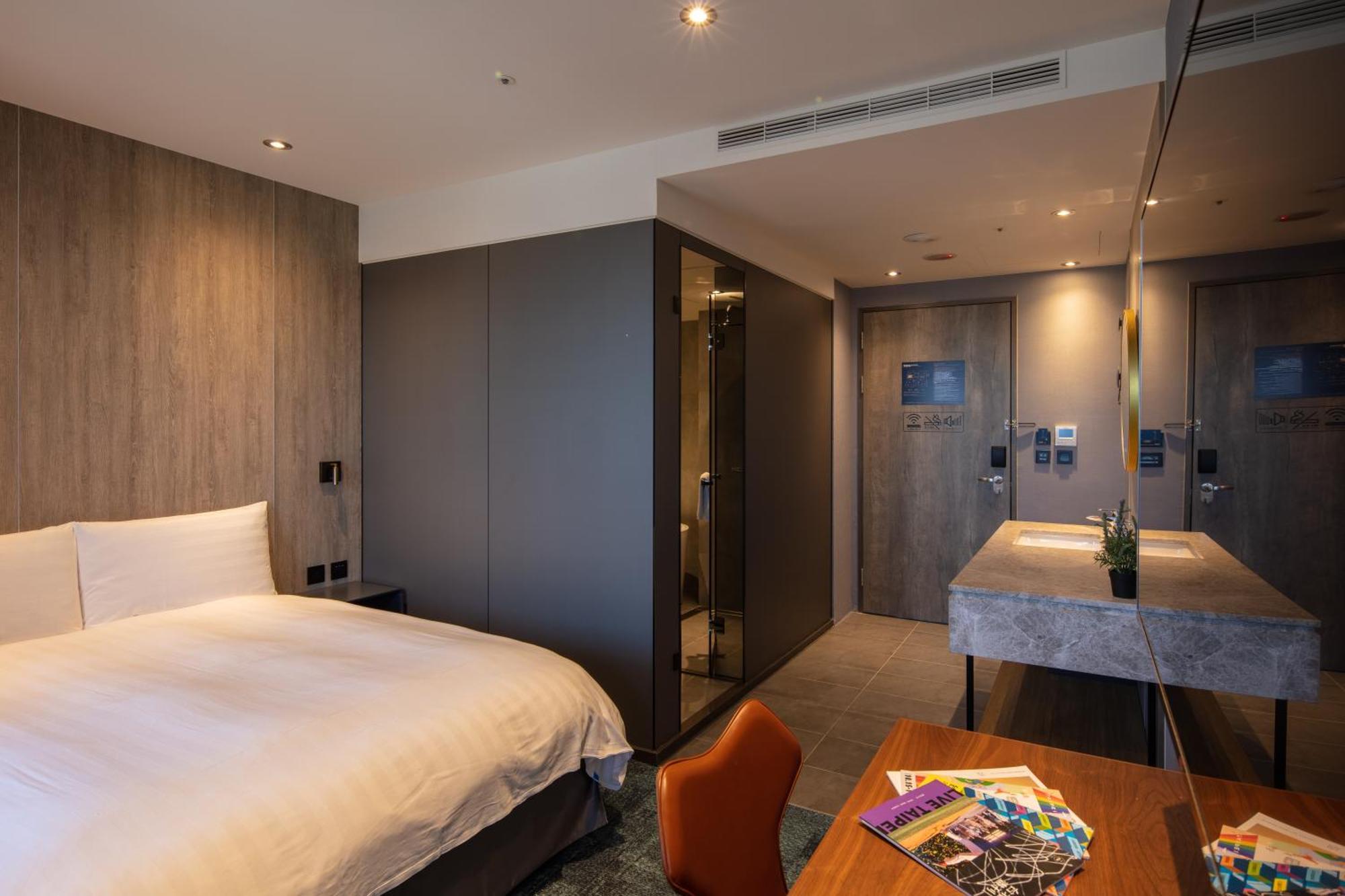 Roaders Plus Hotel - Taipei Station Rum bild
