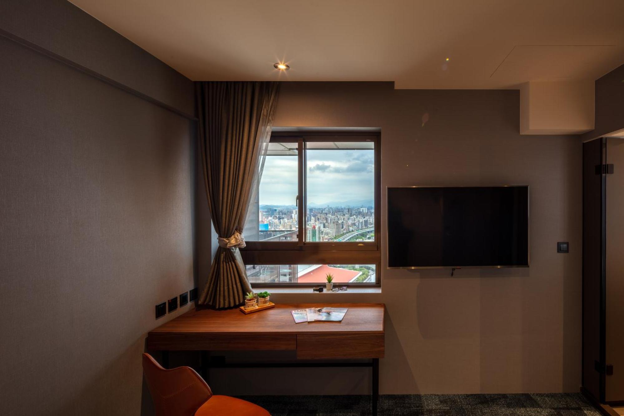 Roaders Plus Hotel - Taipei Station Rum bild