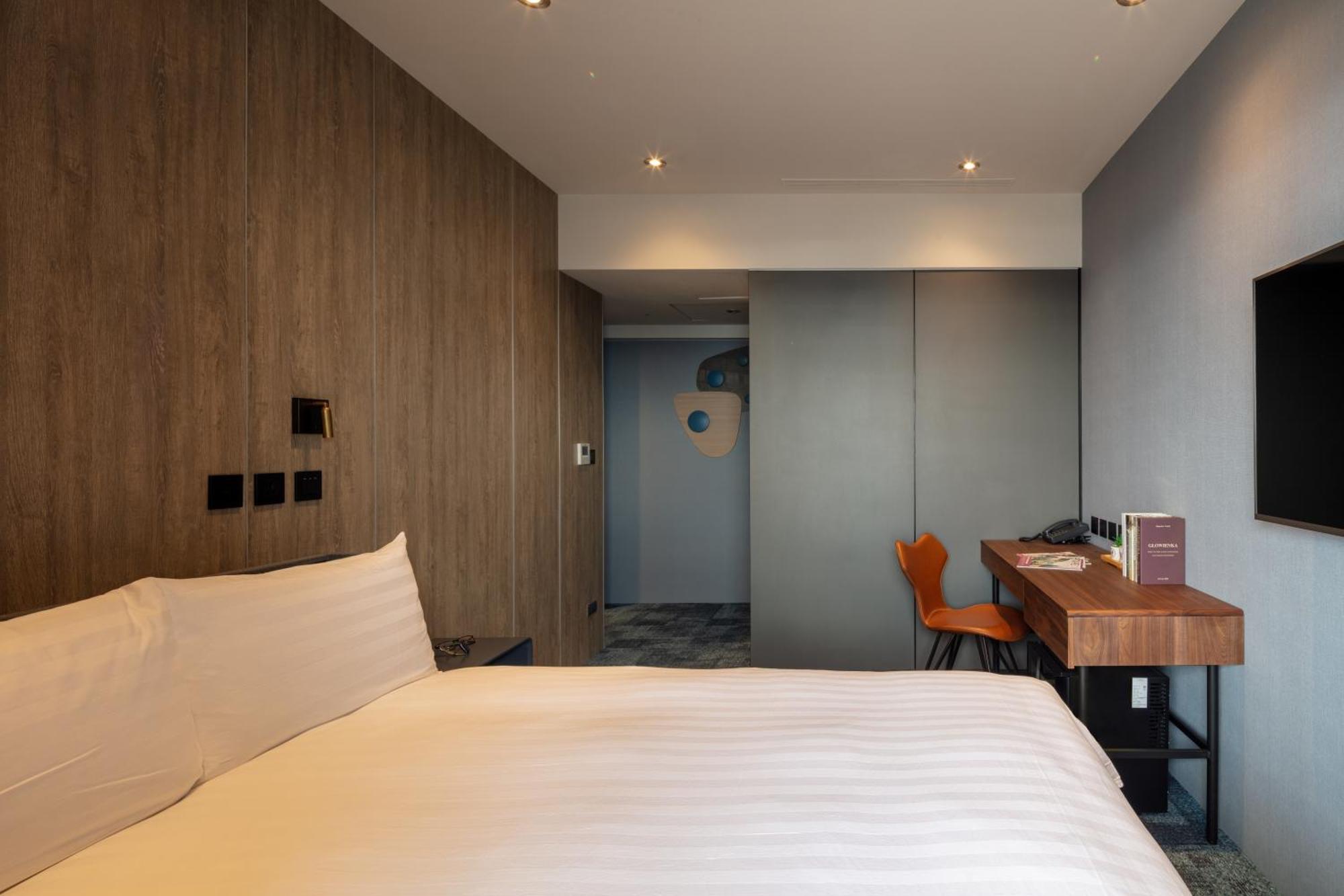 Roaders Plus Hotel - Taipei Station Rum bild