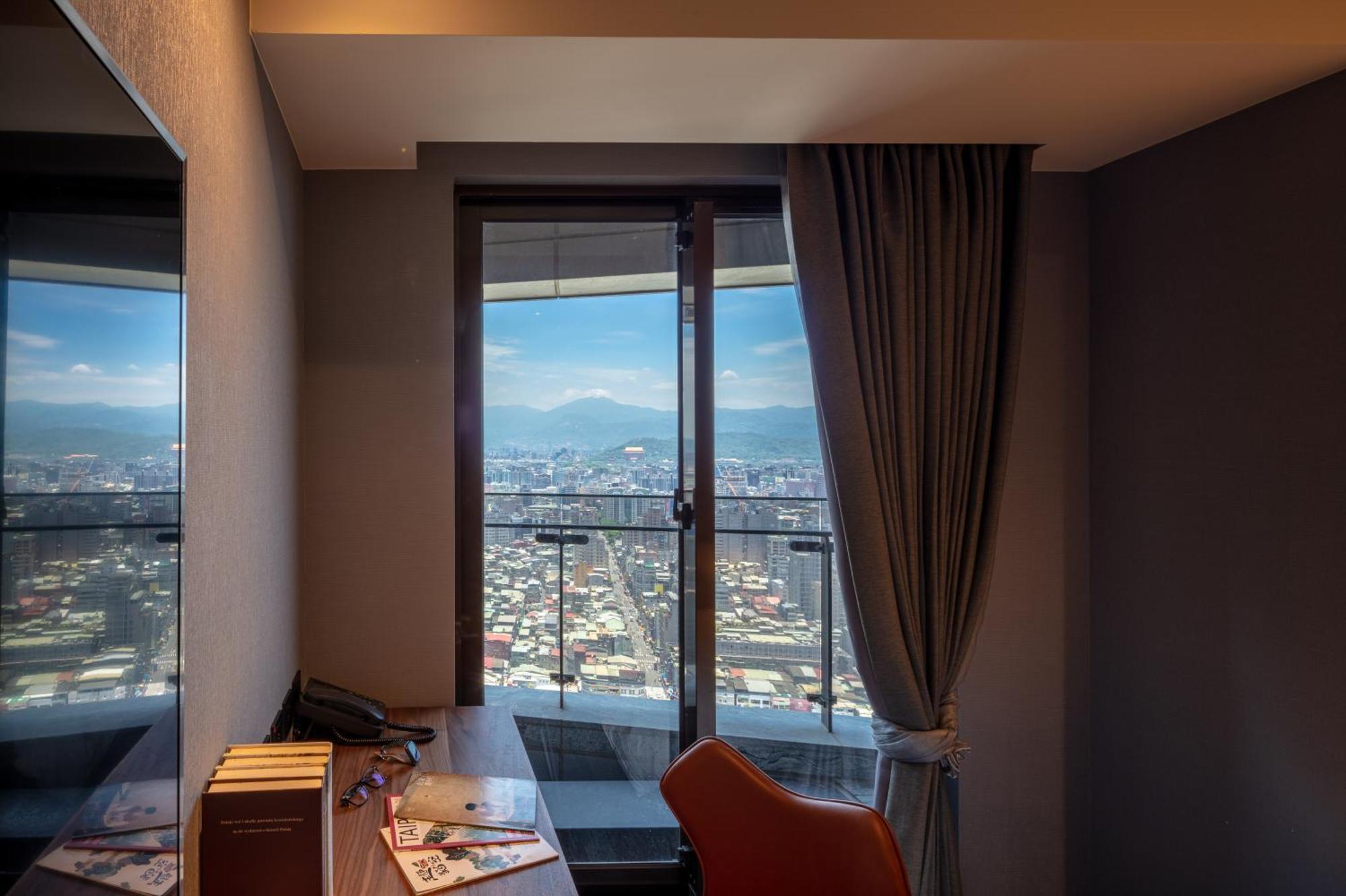Roaders Plus Hotel - Taipei Station Rum bild