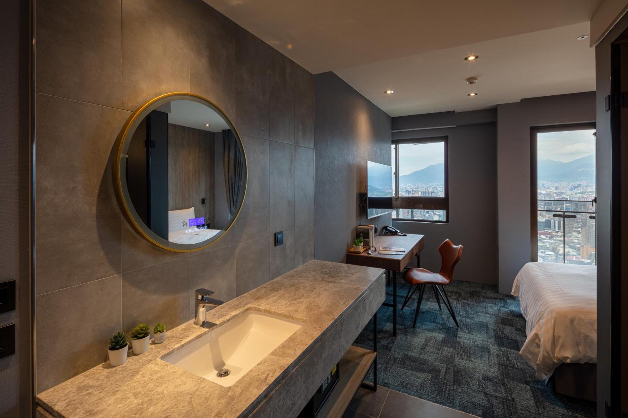 Roaders Plus Hotel - Taipei Station Rum bild