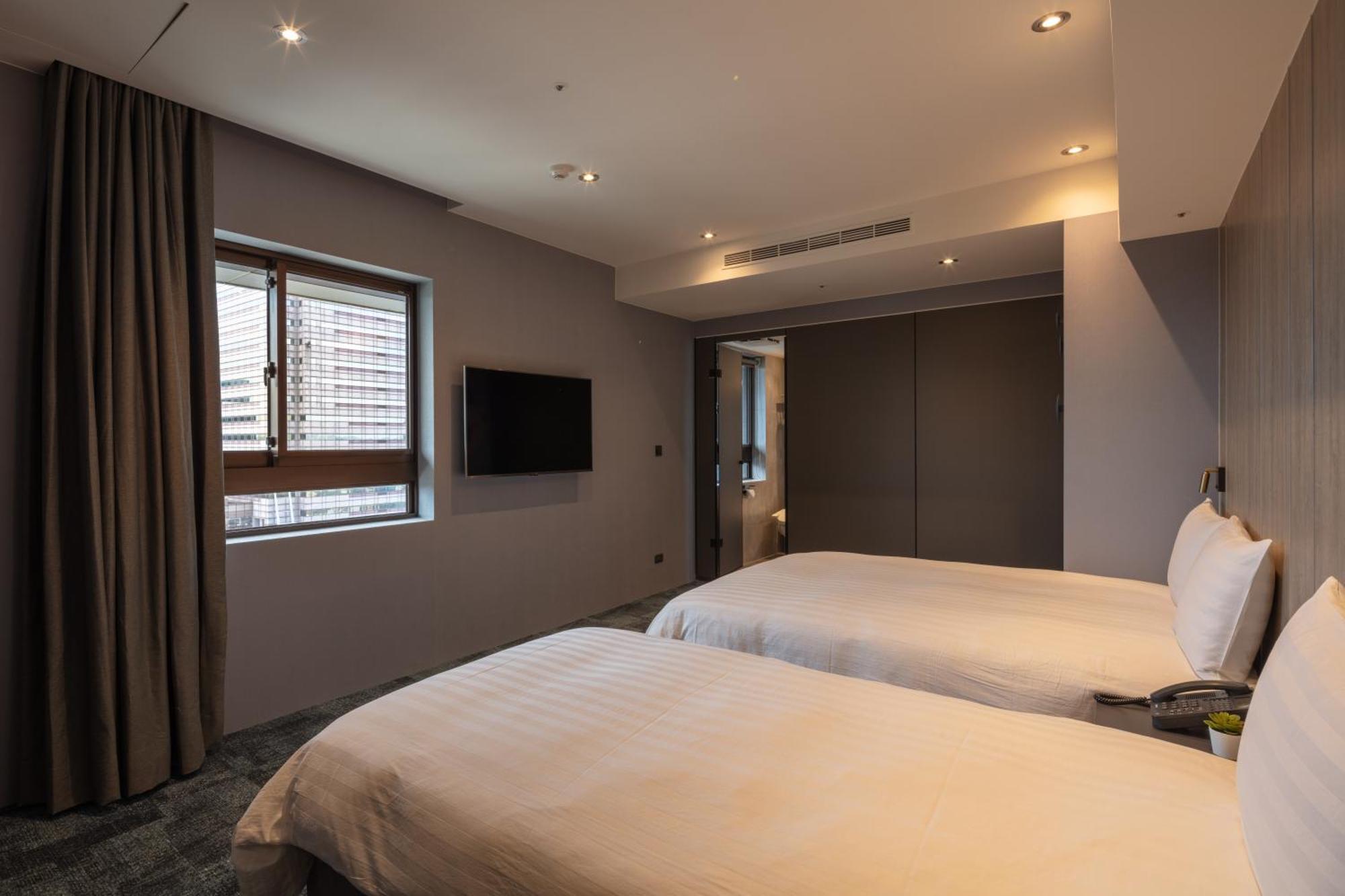 Roaders Plus Hotel - Taipei Station Rum bild