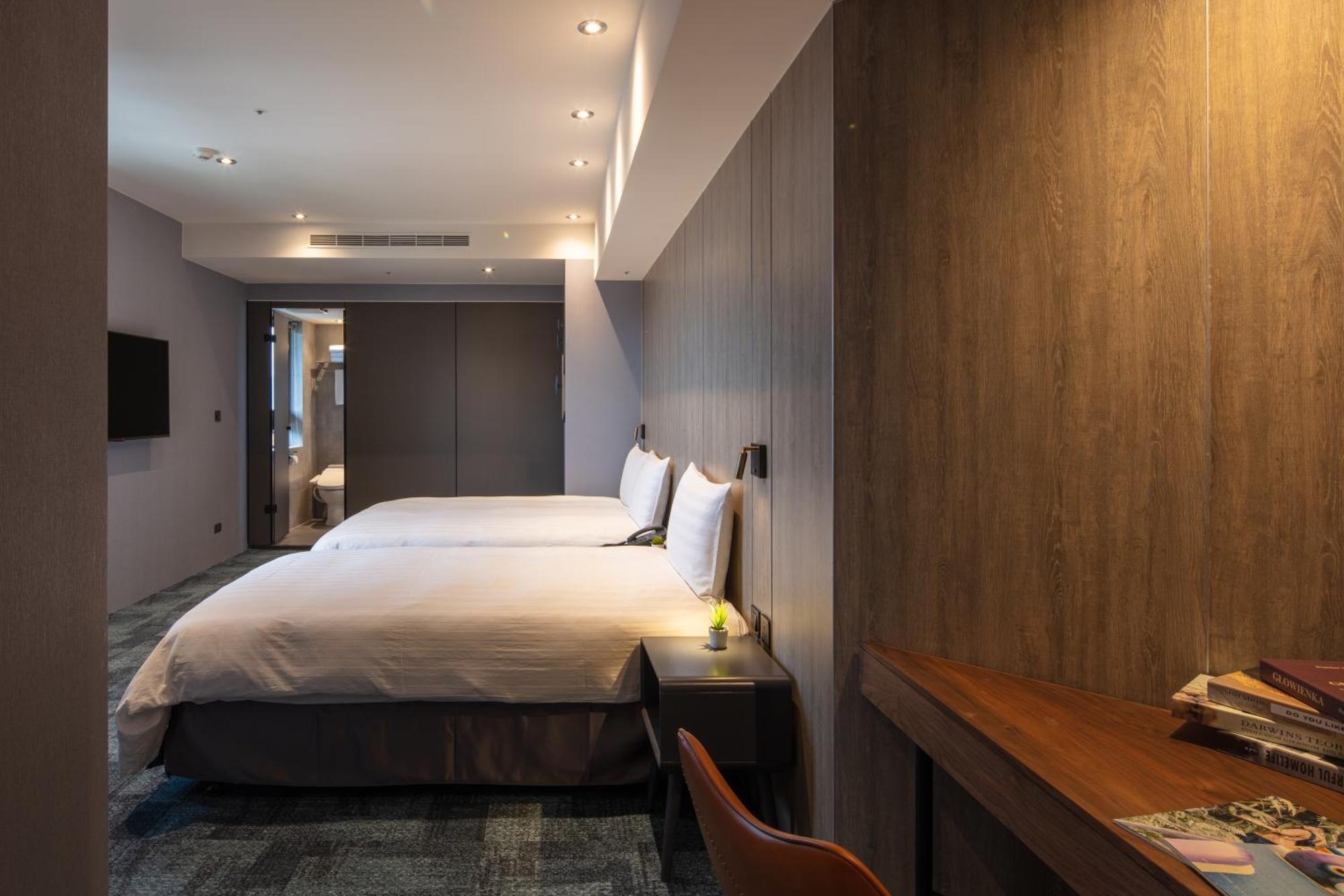Roaders Plus Hotel - Taipei Station Rum bild